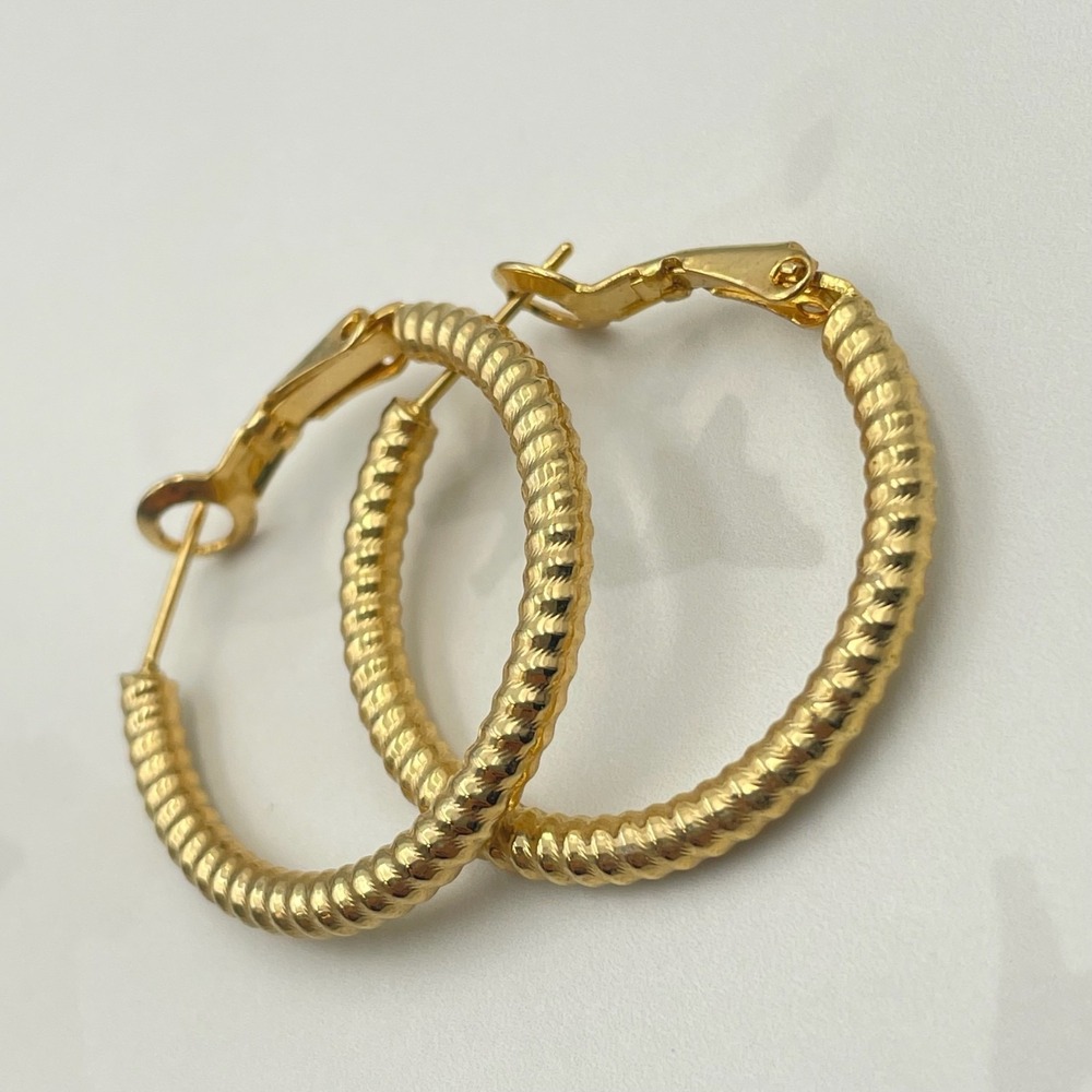 Vintage Gold Tone Rope Textured Hoop Earrings Small Leverback Modern Classic - Picture 11 of 13